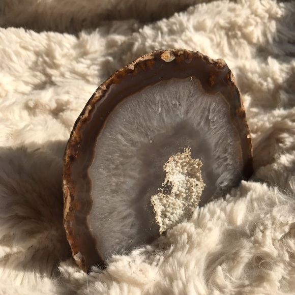 New Large Agate geode standing Specimen - Picture 3 of 4